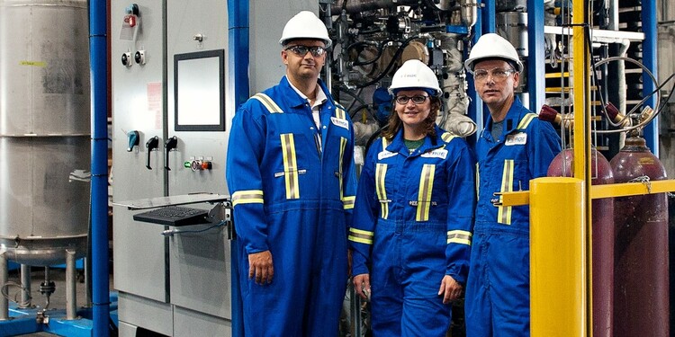 (From left) Bioresource scientist David Bressler with Forge Hydrocarbons project engineering manager Carla Brenner and project vice-president Neil Vanknotsenberg at the Advanced Energy Research Facility in Edmonton. (Photo: TEC Edmonton)