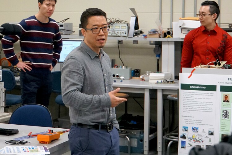 Future Energy Systems Principal Investigator Ryan Li hosts a tour of his lab. 