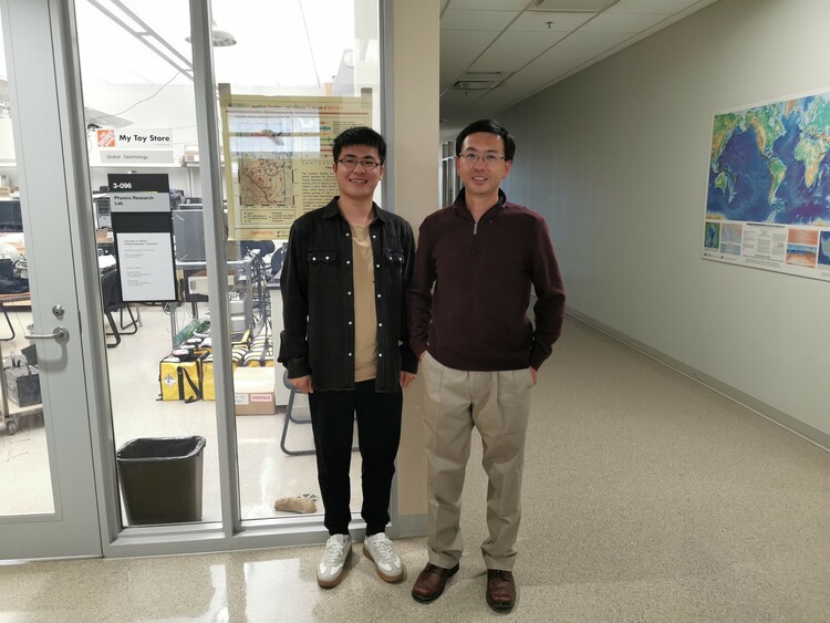 Dr. Jingchuan Wang (left) with Dr. Jeffery Gu (right)