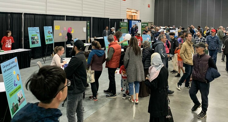 Future Energy Systems researchers and volunteers at the University of Alberta Energy Systems booth at the 2022 EV + Hydrogen Expo.