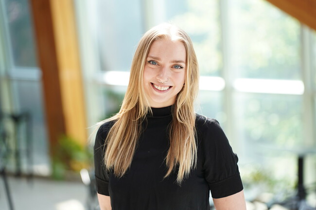 Headshot of Elyse Dzenick